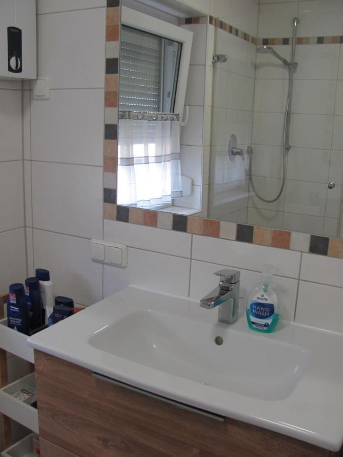 #2 Ruhiges Gemuetliches Ferienzimmer Mit 2 Einzelbetten Gemeinschaftsbad W-Lan Airport Nah Late Night Check In Haus Nr 9,5 Trunkelsberg Exteriér fotografie